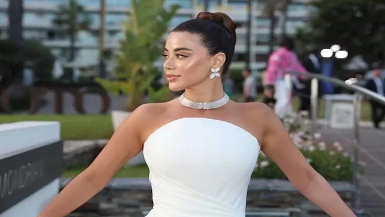 يارا السكري تتألق بإطلالة صيفية جديدة والجمهور يتفاعل - صور