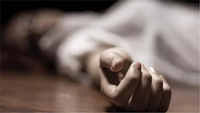"أب يعتدي على ابنته في دار السلام بعد اكتشاف حديثها مع شاب"