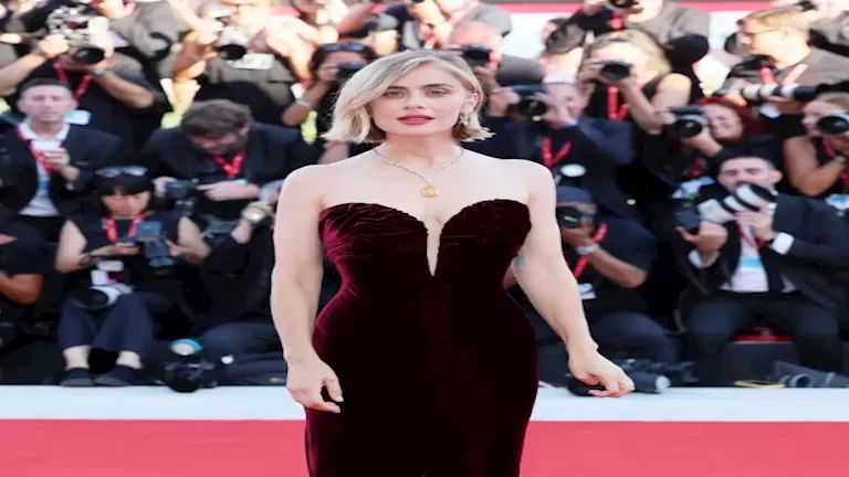 أبرز إطلالات النجمات في افتتاح مهرجان فينيسيا السينمائي 2026