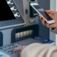 "أي دي بي" يلتزم بالاستثمار في التكنولوجيا المالية بالعراق