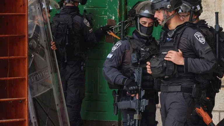 إسرائيل تطرد فريقًا عسكريًا بريطانيًا من الضفة الغربية بسبب عنف المستوطنين