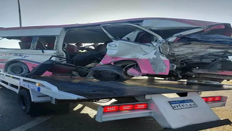 إصابة عدد من الطلاب في انقلاب ميكروباص مدرسة على طريق السويس