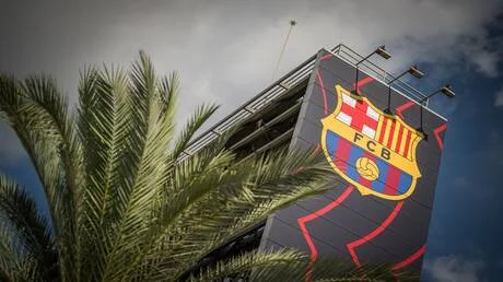 إيرادات قياسية تضع برشلونة في صدارة الأرقام التاريخية