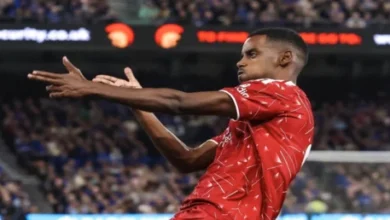 إيزاك يكشف عن أفضل لاعب شارك معه في الملعب بدلاً من محمد صلاح (فيديو)