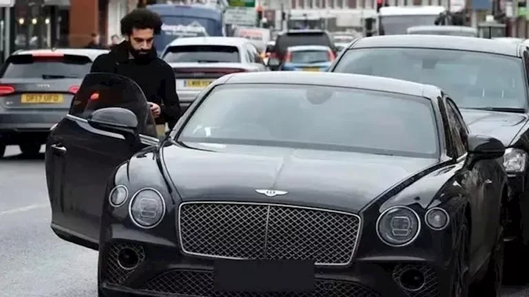إيقاف رخصة محمد صلاح في إنجلترا: استعرض أسطول سياراته الفاخر 1 إيقاف رخصة محمد صلاح في إنجلترا: استعرض أسطول سياراته الفاخر
