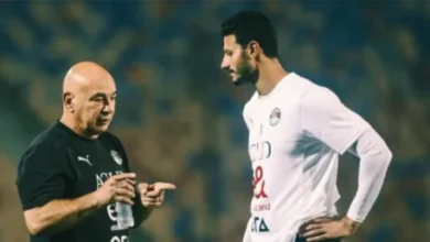 الأهلي المصري يكرّم قائده محمد الشناوي رغم أزمته مع حسام حسن