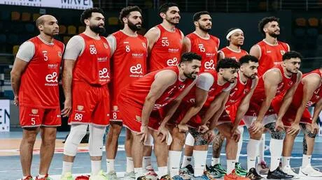 "الأهلي المصري يوقع غرامة مالية وإيقافاً على أحد نجومه البارزين"