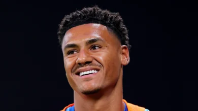 الأهلي يُدخل واتكينز تاريخ الهلال بعد 48 ساعة من انضمامه