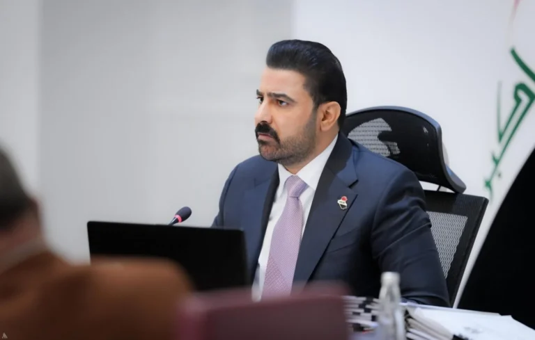 الباز: ضغوط أميركية تدفع حكومة الزيدي لحسم ملف حصر السلاح بيد الدولة