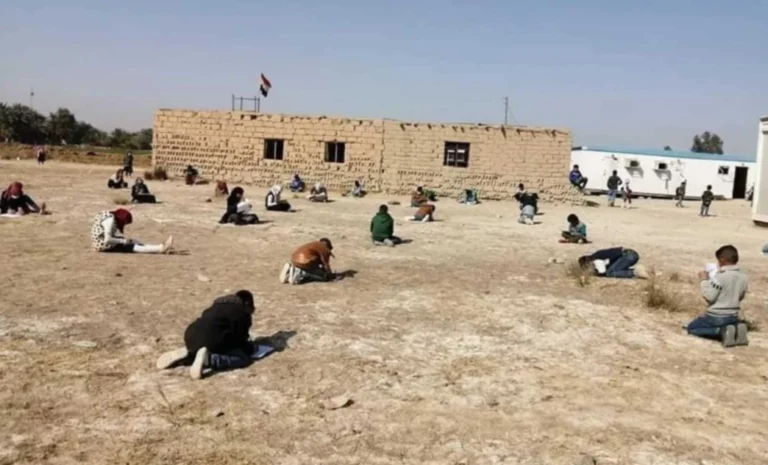 التربية تعلن خطة لمعالجة أكثر من ألف مدرسة كرفانية وطينية في المحافظات