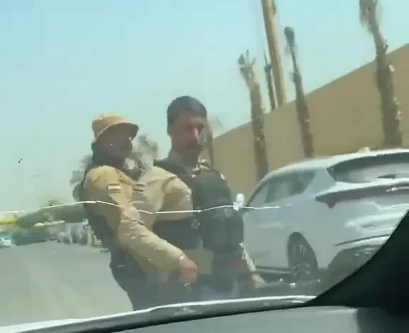 الداخلية: إنهاء خدمات حارسين أمنيين والموافقة على القبض عليهما