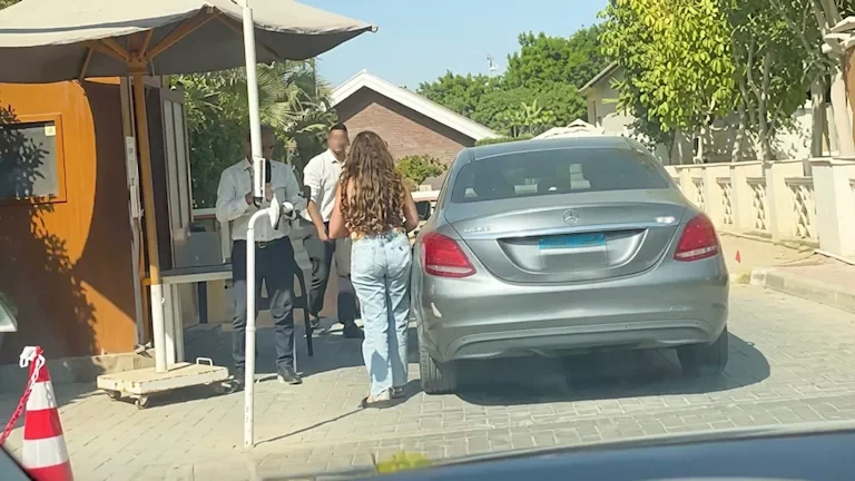 الداخلية توضح تفاصيل اعتداء سيدة على فرد أمن بالسب والركل داخل نادٍ في أكتوبر