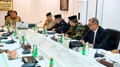 الشمري يترأس اجتماعاً لتدقيق أوضاع العمالة الأجنبية في العراق 2 الشمري يترأس اجتماعاً لتدقيق أوضاع العمالة الأجنبية في العراق