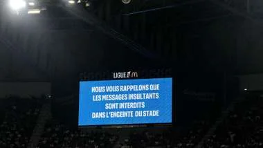 العنصرية تعطل مباراة ليون في الدوري الفرنسي