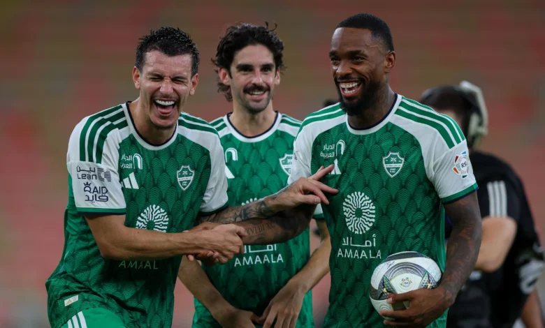 القنوات الناقلة لمباراة القادسية والأهلي في دوري روشن السعودي 2026-2027 وكيفية مشاهدتها عبر الإنترنت