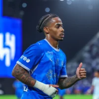 الهلال يدرس خصم نصف راتب سامرفيل في أزمة جديدة