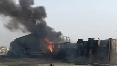 انفجار ناقلة وقود في غرب إيران يسفر عن 11 قتيلاً و7 مصابين 5 انفجار ناقلة وقود في غرب إيران يسفر عن 11 قتيلاً و7 مصابين