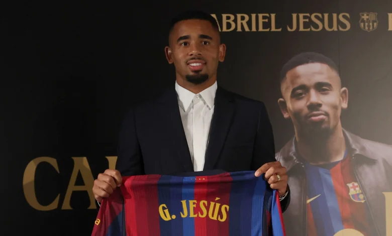 برشلونة يختار جيسوس على حساب ضم اللاعب الآخر