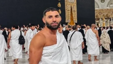 بعد إنهاء عقده مع الهلال.. بنزيما يشارك صورة مع تعليق حول أدائه مناسك العمرة