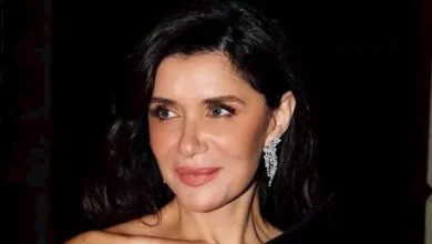 بكاء غادة عادل وقبلة مجدي الهواري في خطوبة ابنتهما مريم