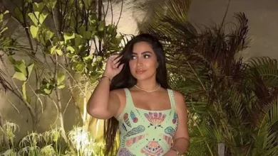 بوسي تتألق بإطلالة أنيقة في أحدث ظهور والجمهور يصفها بـ "أحلى الحلوين"