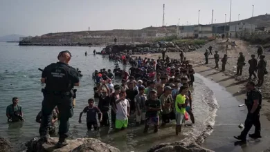 تحذير إسباني واستنفار مغربي بشأن مخاوف من اقتحام حدود سبتة