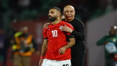 تحركات سريعة لتهدئة الأجواء بين محمد صلاح والجهاز الفني لمنتخب مصر