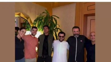 تركي آل الشيخ يشارك صورة مع كريم عبدالعزيز وعصام عمر في 2027