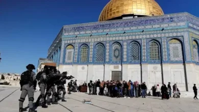 تصعيد في القدس: إغلاقات واقتحامات وطقوس جماعية في المسجد الأقصى