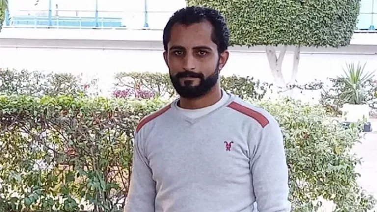 تفاصيل طعن حلاق خلال مشاجرة أمام محله في مدينة 15 مايو 1 تفاصيل طعن حلاق خلال مشاجرة أمام محله في مدينة 15 مايو
