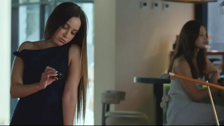 جميلة عوض تنشر صور كواليس فيلم ريد فلاج لجمهورها