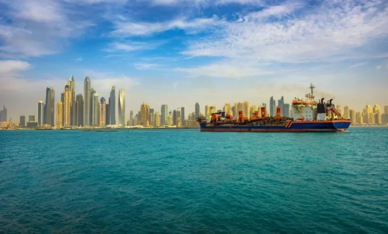 دبي تعزز مكانتها البحرية بـ8,415 وسيلة و14 ألف شركة 1 دبي تعزز مكانتها البحرية بـ8,415 وسيلة و14 ألف شركة