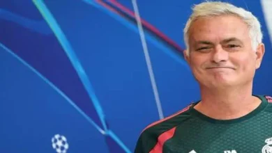 ذكرى مؤلمة لبرشلونة: مورينيو يتلقى أغرب هدية (فيديو) 2 ذكرى مؤلمة لبرشلونة: مورينيو يتلقى أغرب هدية (فيديو)