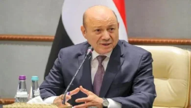 رئيس مجلس القيادة اليمني يتهم الحوثيين بانتهاك الحقوق الإنسانية للتصعيد