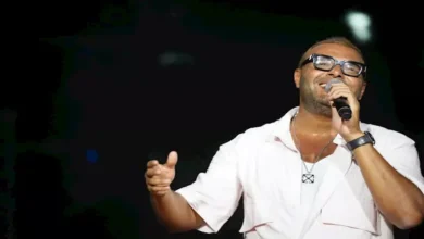 رامي صبري يواجه موقفًا محرجًا بعد محاولة فتاة تقبيله