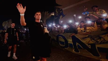 رونالدو يتعرض لموقف غريب في جدة قبيل كلاسيكو النصر والاتحاد
