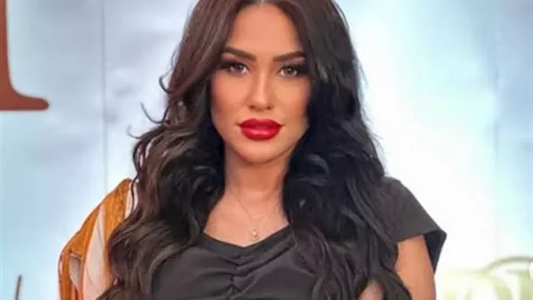 سارة السعدي: "مسرحية الخادم الأخرس أول فرصة لي في الإخراج" بمهرجان كلباء