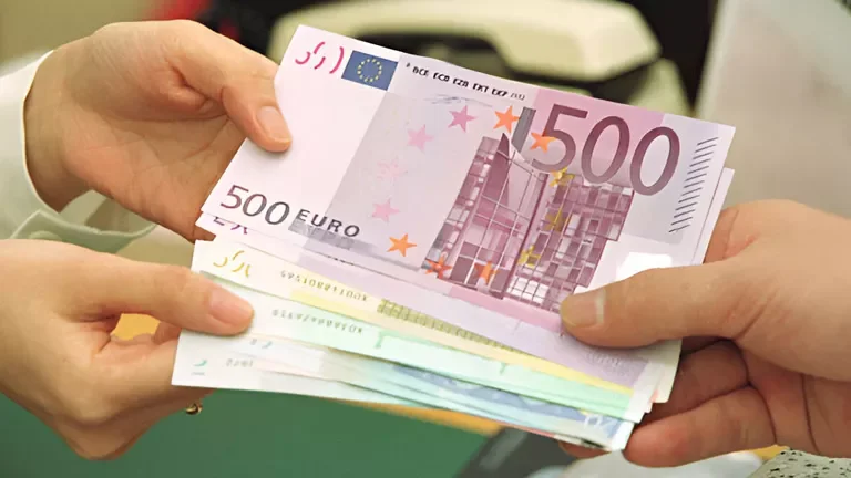 سعر اليورو مقابل الجنيه ينخفض في 5 بنوك خلال أسبوع واحد