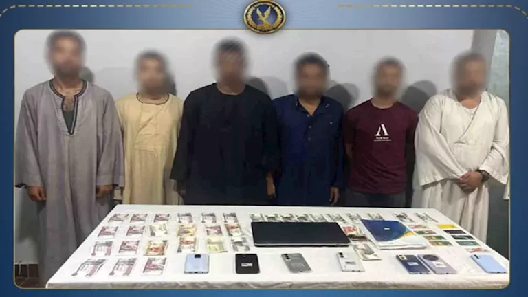 سقوط عصابة الدجل والشعوذة الإلكترونية في أسيوط بعد تحقيق أرباح بالآلاف من العلاج بالسحر