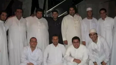 شريف منير يستعيد ذكرياته مع أول رحلة حج برفقة "حلمي والسقا"