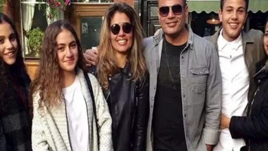 صور نادرة تجمع عمرو دياب بأبنائه الأربعة تثير إعجاب المتابعين