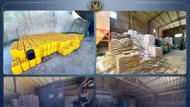 ضبط 3 متهمين يديرون مصنعين ومخزنًا لإنتاج الأسمدة والأعلاف المغشوشة في محافظة البحيرة