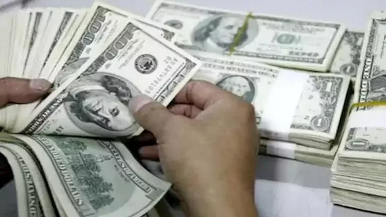 ضبط قضايا اتجار غير مشروع بالنقد الأجنبي بقيمة 4 ملايين جنيه في العراق