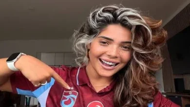 عاشقة محمد صلاح تلاحقه إلى طرابزون وتوجه له رسالة مؤثرة (فيديو وصورة)