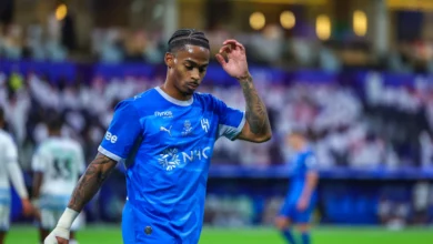 فيديو: اشتباكات قوية تؤدي لطرد ثنائي الهلال والغرافة