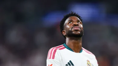 فينيسيوس وألفاريز: التشكيل الرسمي لديربي ريال مدريد وأتلتيكو