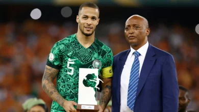 قائد منتخب نيجيريا السابق يعتنق الإسلام: فيديو حصري