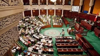 قوة عسكرية تحاصر مقر مجلس النواب الليبي في بنغازي