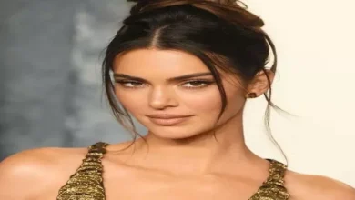 كيندال جينر تتألق بفستان أسود شفاف في أسبوع الموضة بباريس