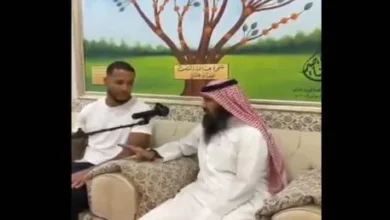 لاعب نيجيري في قطر يعتنق الإسلام (فيديو)
